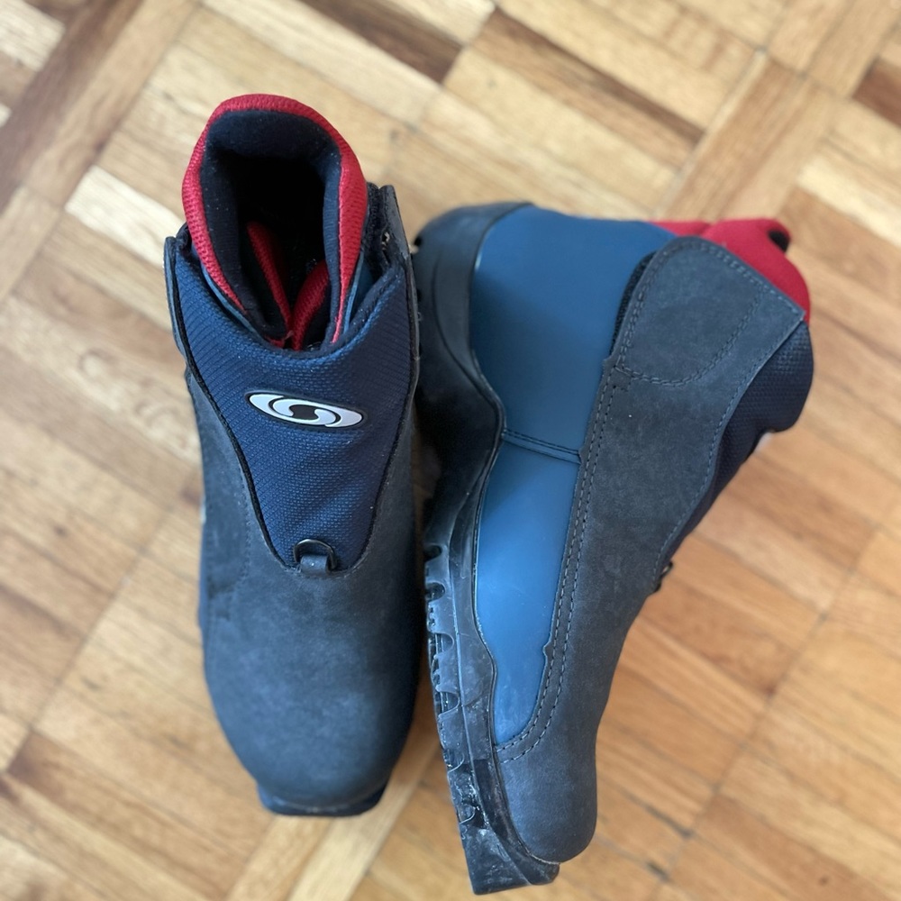Men’s cross country ski boots